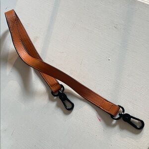 Elegant Tan Leather Bag Strap
